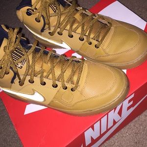 Nike Son of Air Force mid winter Shoes